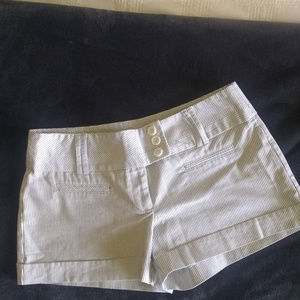 Joe Benbasset white with black pin stripes shorts